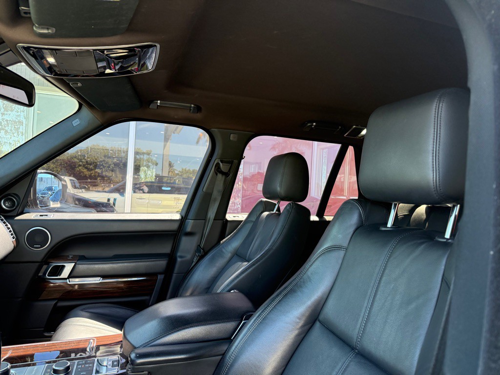 2016 Land Rover Range Rover Image 26