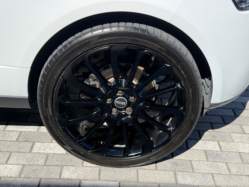 2016 Land Rover Range Rover Image 37