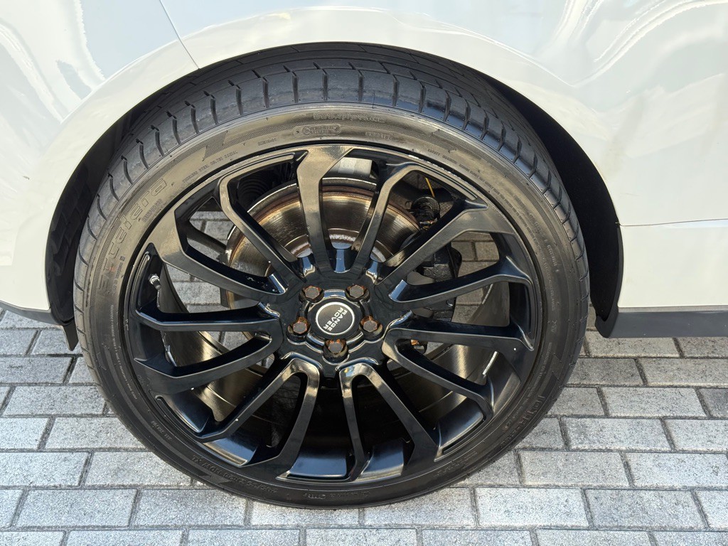 2016 Land Rover Range Rover Image 38