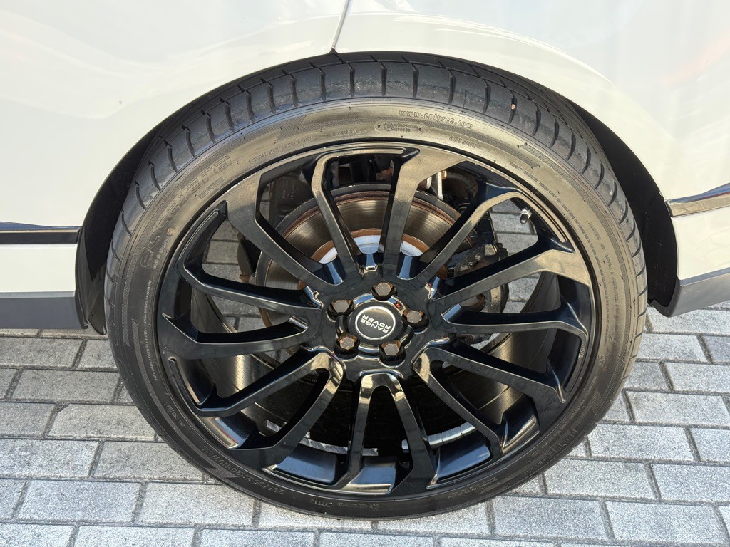 2016 Land Rover Range Rover Image 39