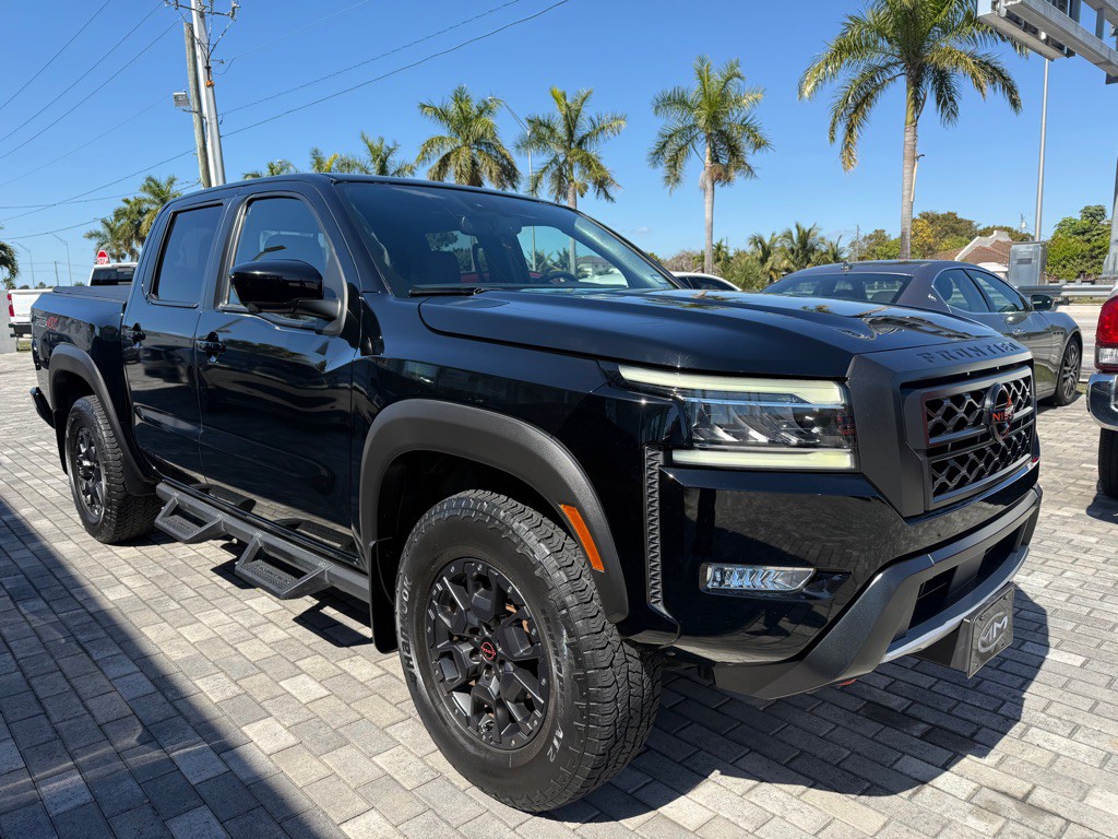 2022 Nissan Frontier Image 1