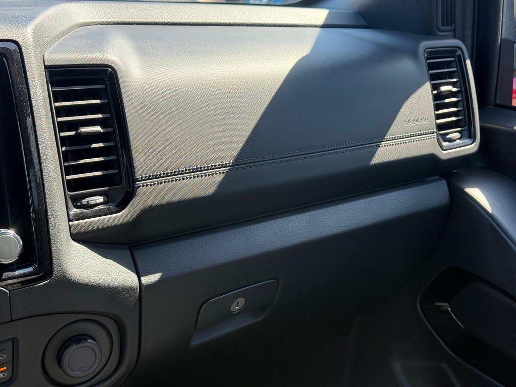 2022 Nissan Frontier Image 22