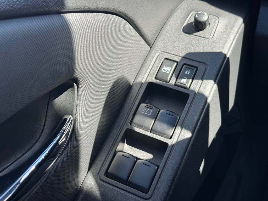 2022 Nissan Frontier Image 24