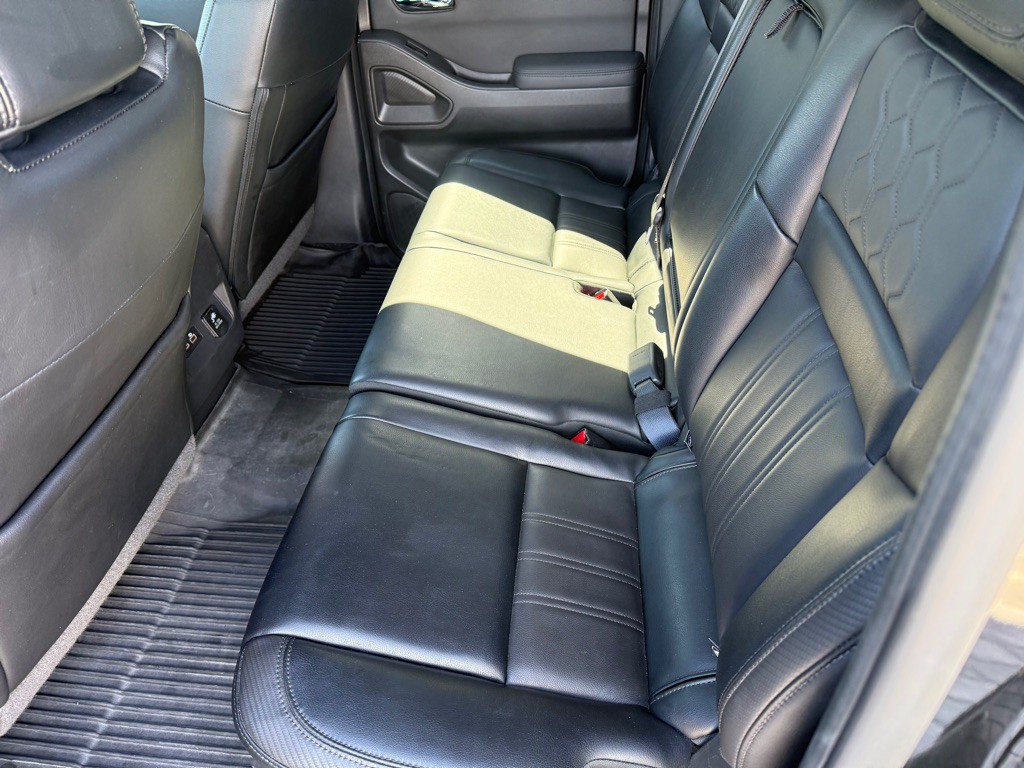 2022 Nissan Frontier Image 35