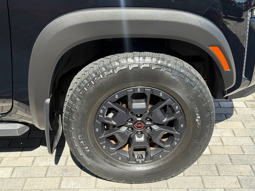 2022 Nissan Frontier Image 38