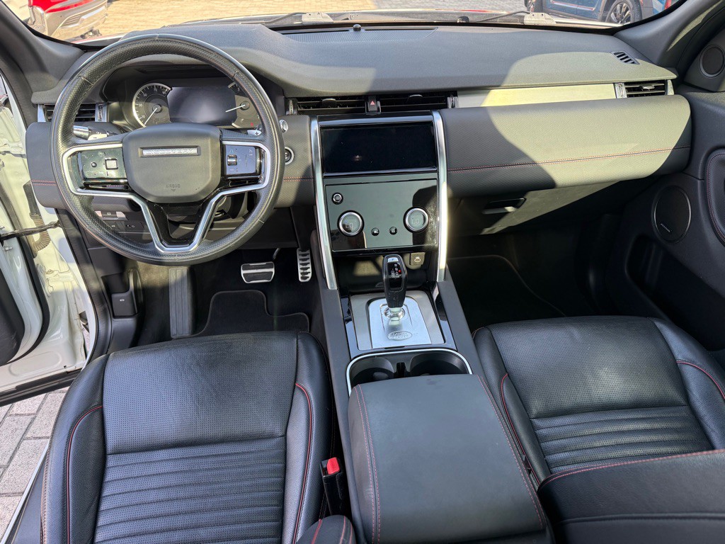 2021 Land Rover Discovery Sport Image 12