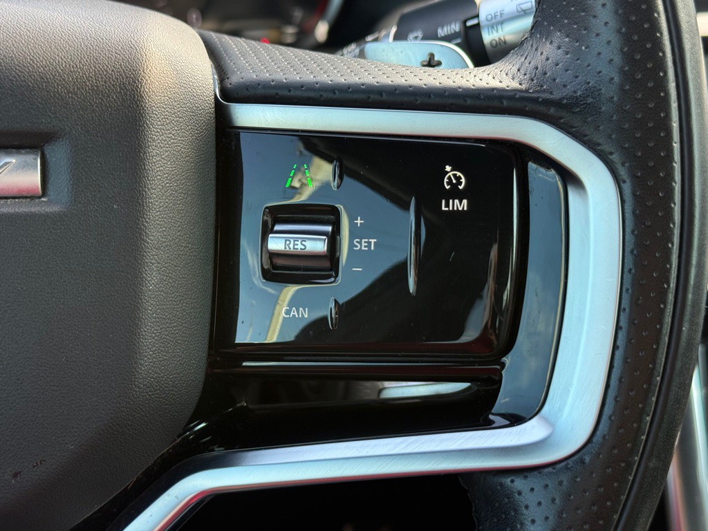 2021 Land Rover Discovery Sport Image 18