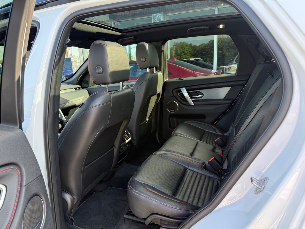 2021 Land Rover Discovery Sport Image 28