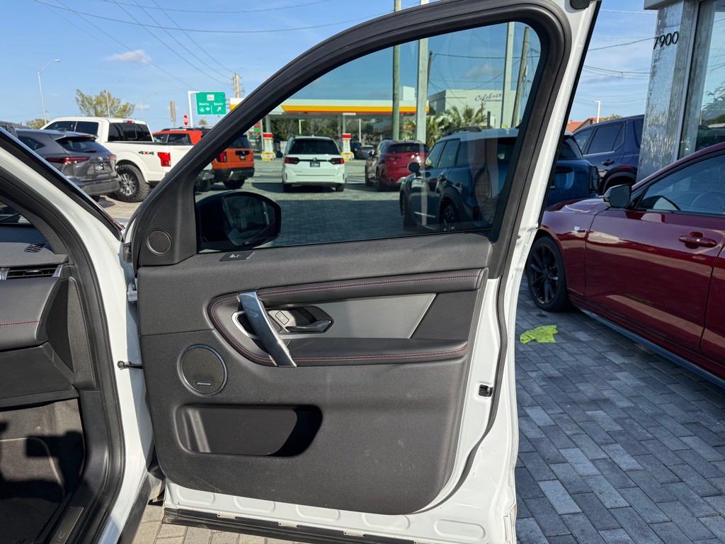 2021 Land Rover Discovery Sport Image 38