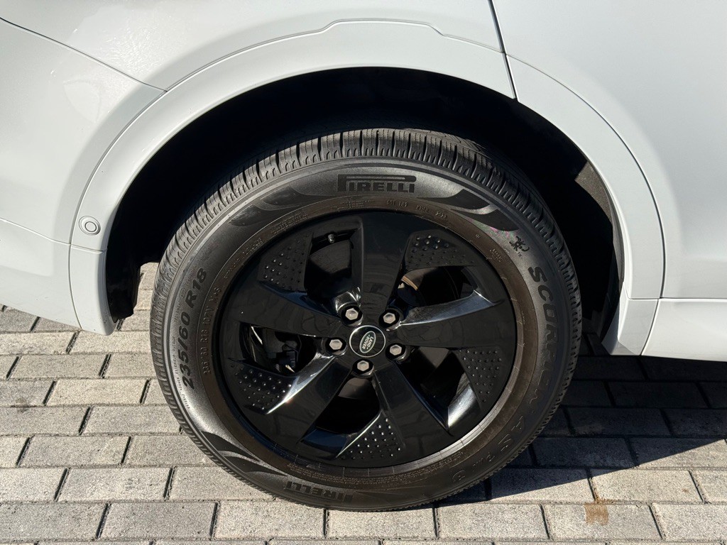 2021 Land Rover Discovery Sport Image 40