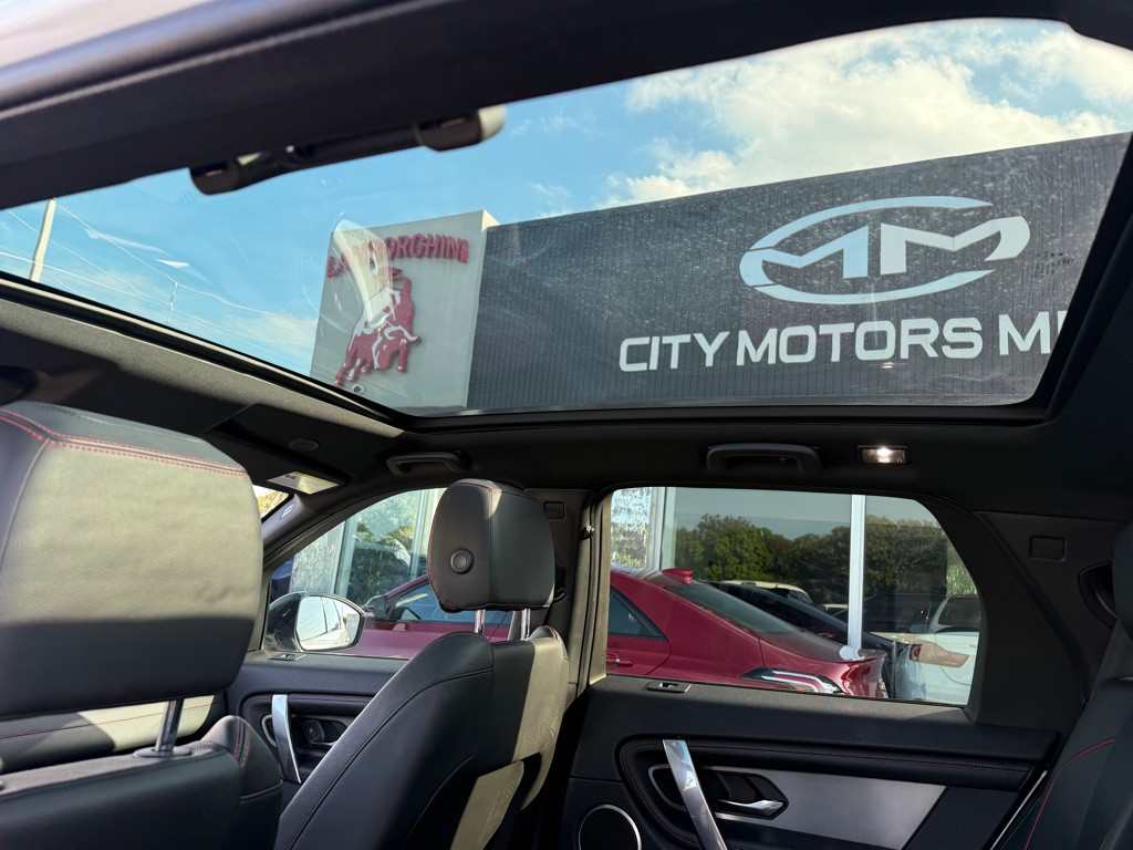 2021 Land Rover Discovery Sport Image 30