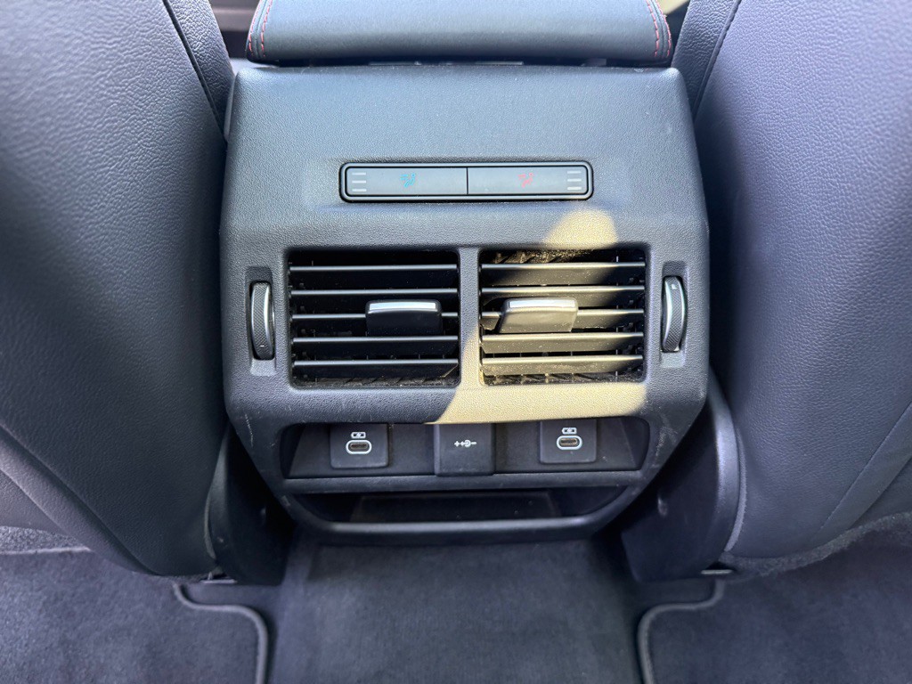 2021 Land Rover Discovery Sport Image 31