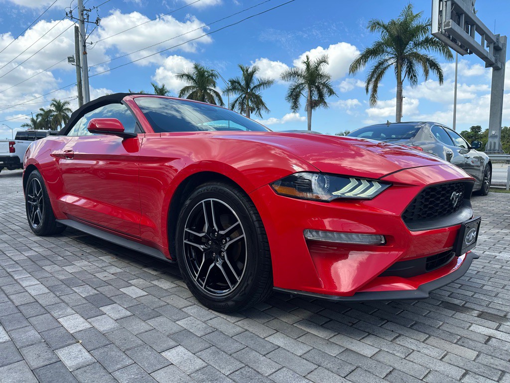 2022 Ford Mustang Image 2