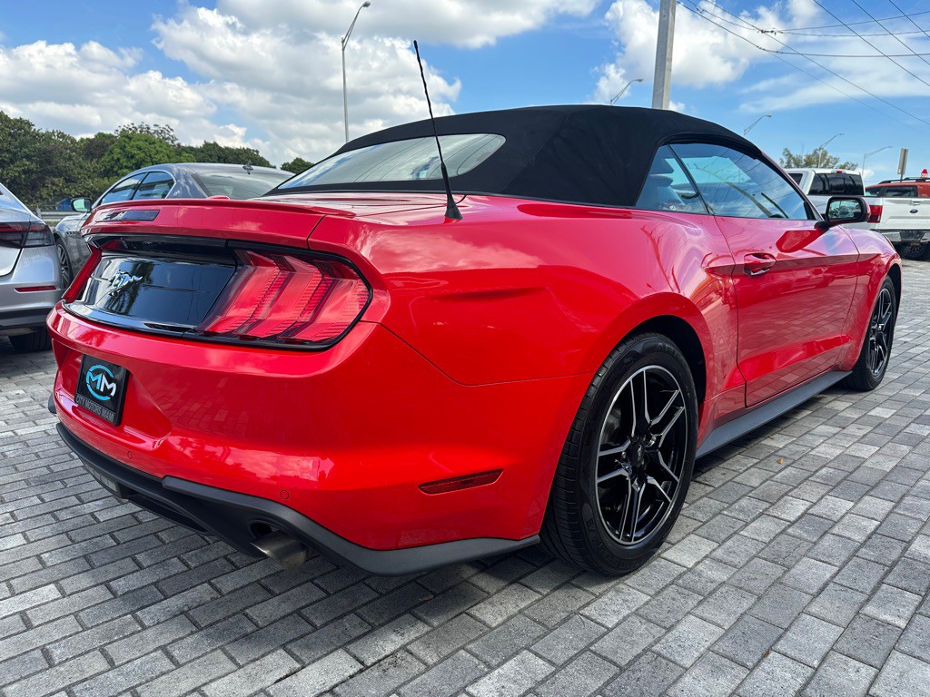 2022 Ford Mustang Image 9