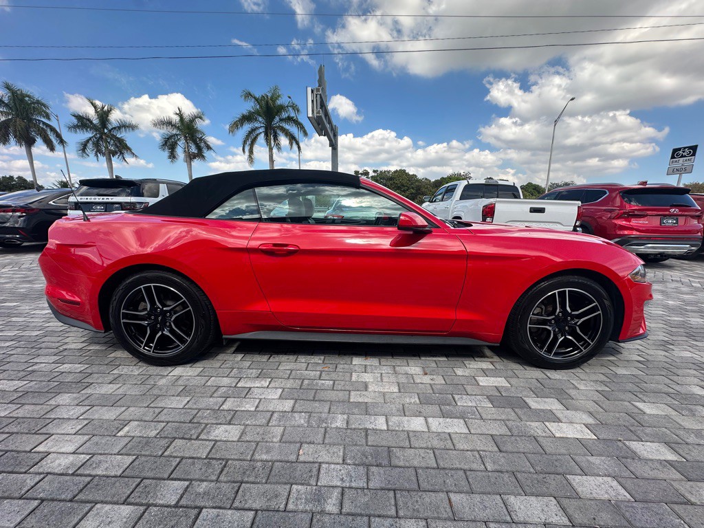 2022 Ford Mustang Image 10