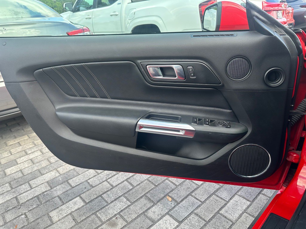 2022 Ford Mustang Image 11