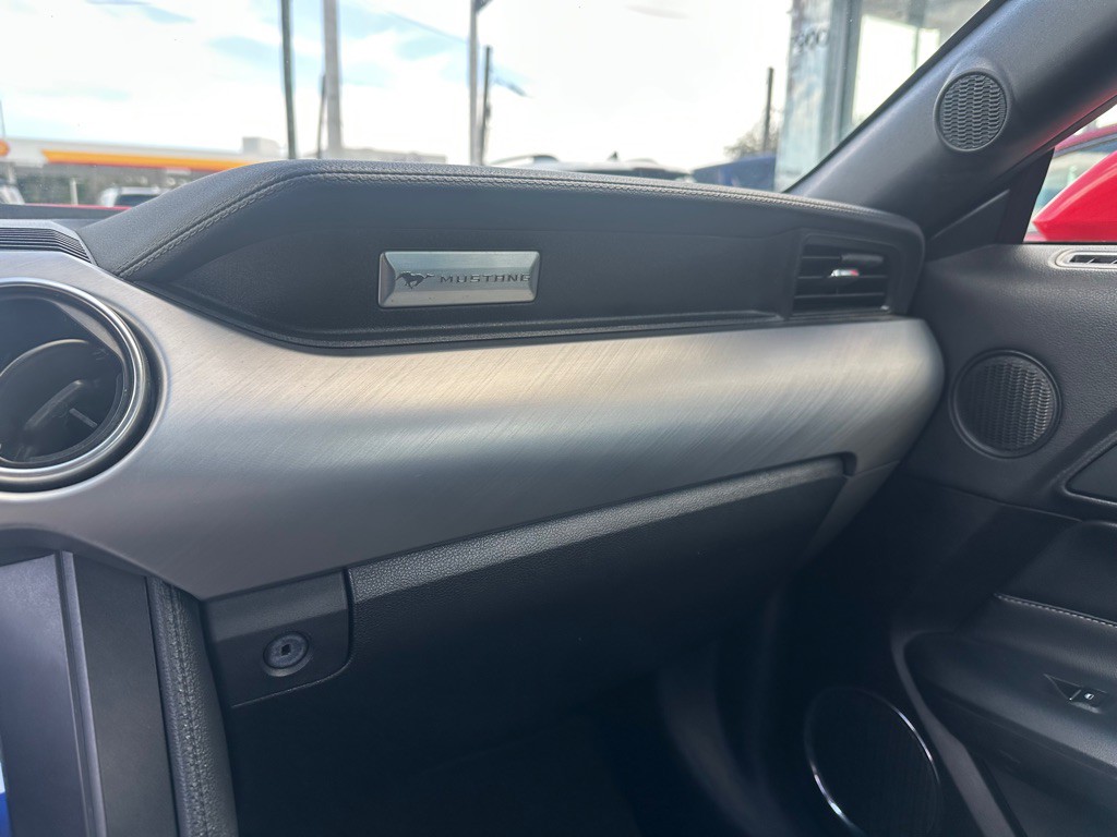 2022 Ford Mustang Image 20