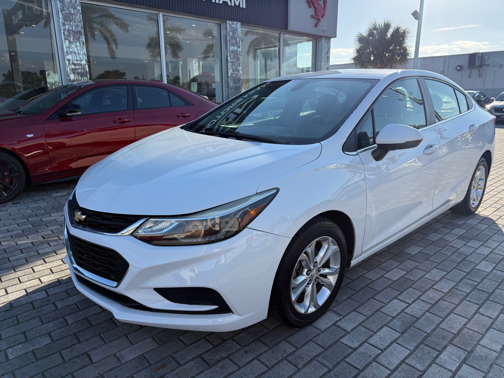 2019 Chevrolet Cruze Image 3