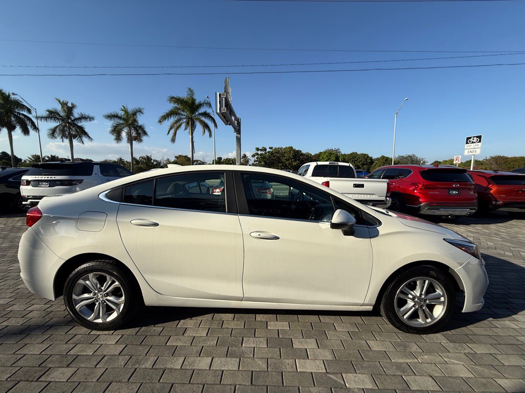 2019 Chevrolet Cruze Image 9