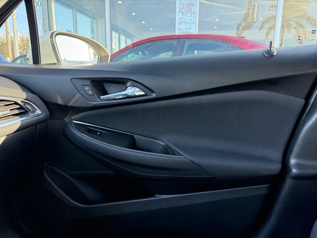2019 Chevrolet Cruze Image 10