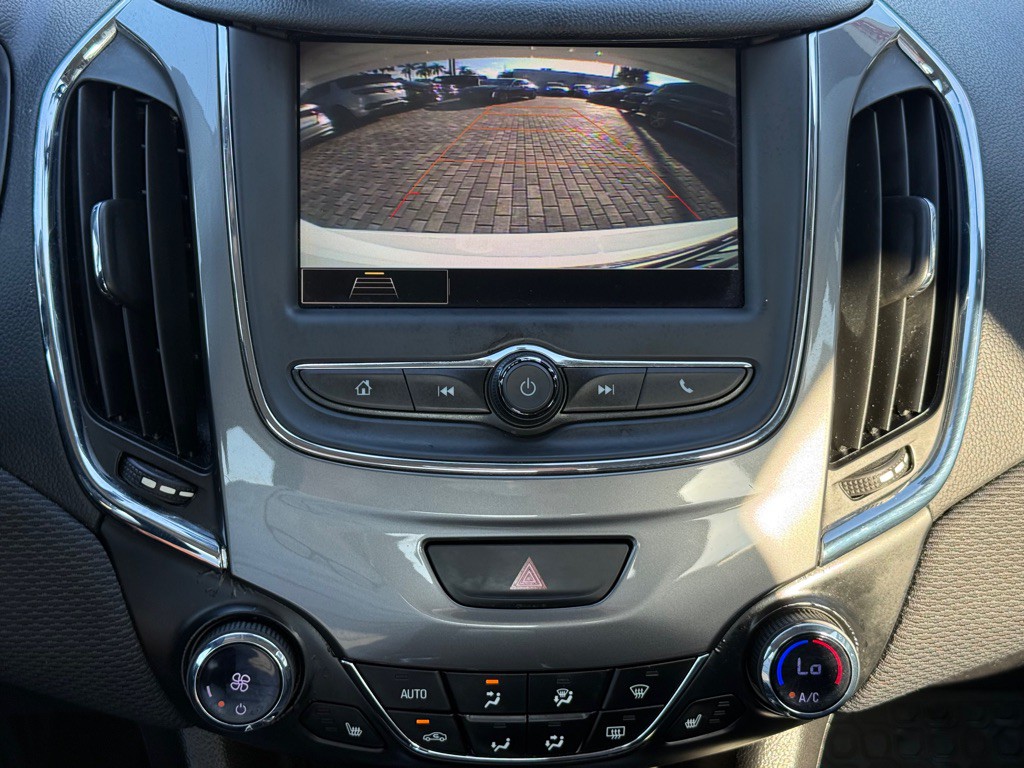 2019 Chevrolet Cruze Image 19