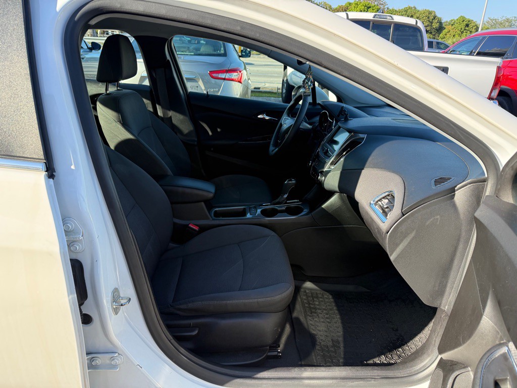 2019 Chevrolet Cruze Image 28