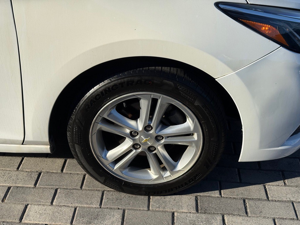 2019 Chevrolet Cruze Image 33