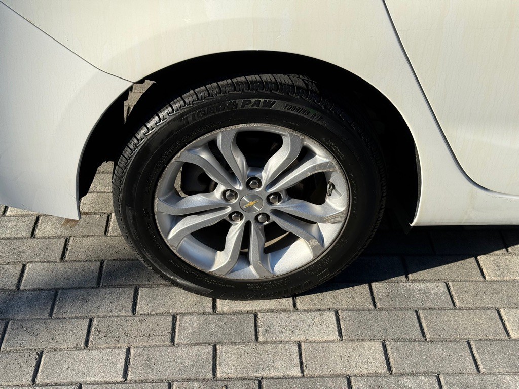 2019 Chevrolet Cruze Image 34