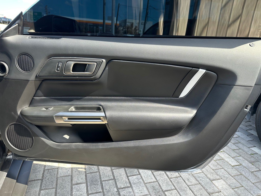 2021 Ford Mustang Image 30