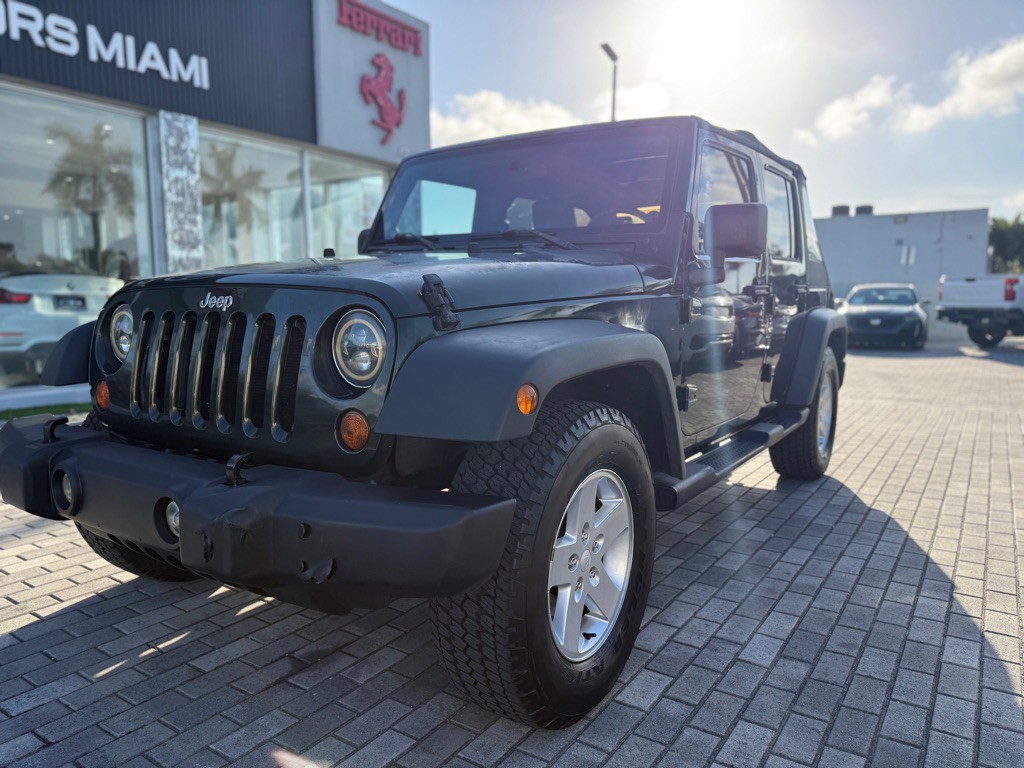 2010 Jeep Wrangler Unlimited Image 3