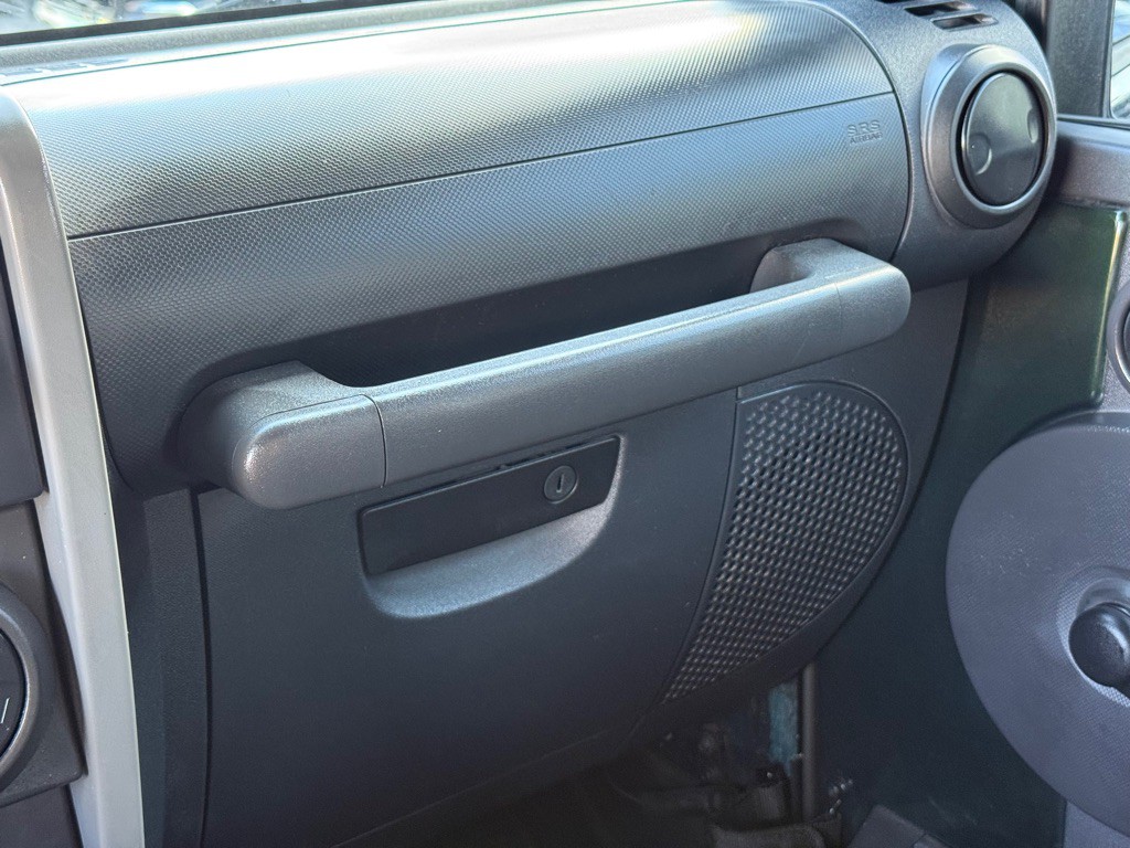 2010 Jeep Wrangler Unlimited Image 21