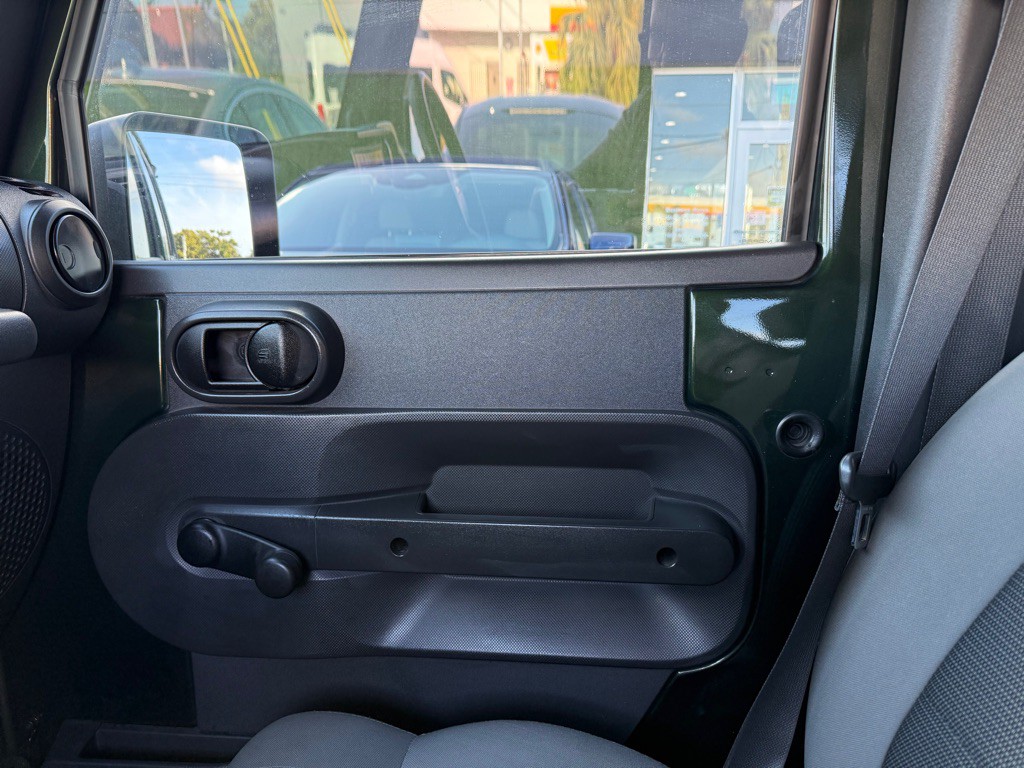 2010 Jeep Wrangler Unlimited Image 22