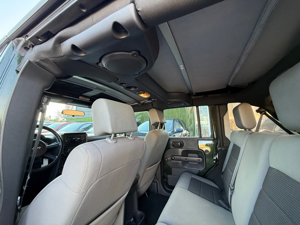 2010 Jeep Wrangler Unlimited Image 29