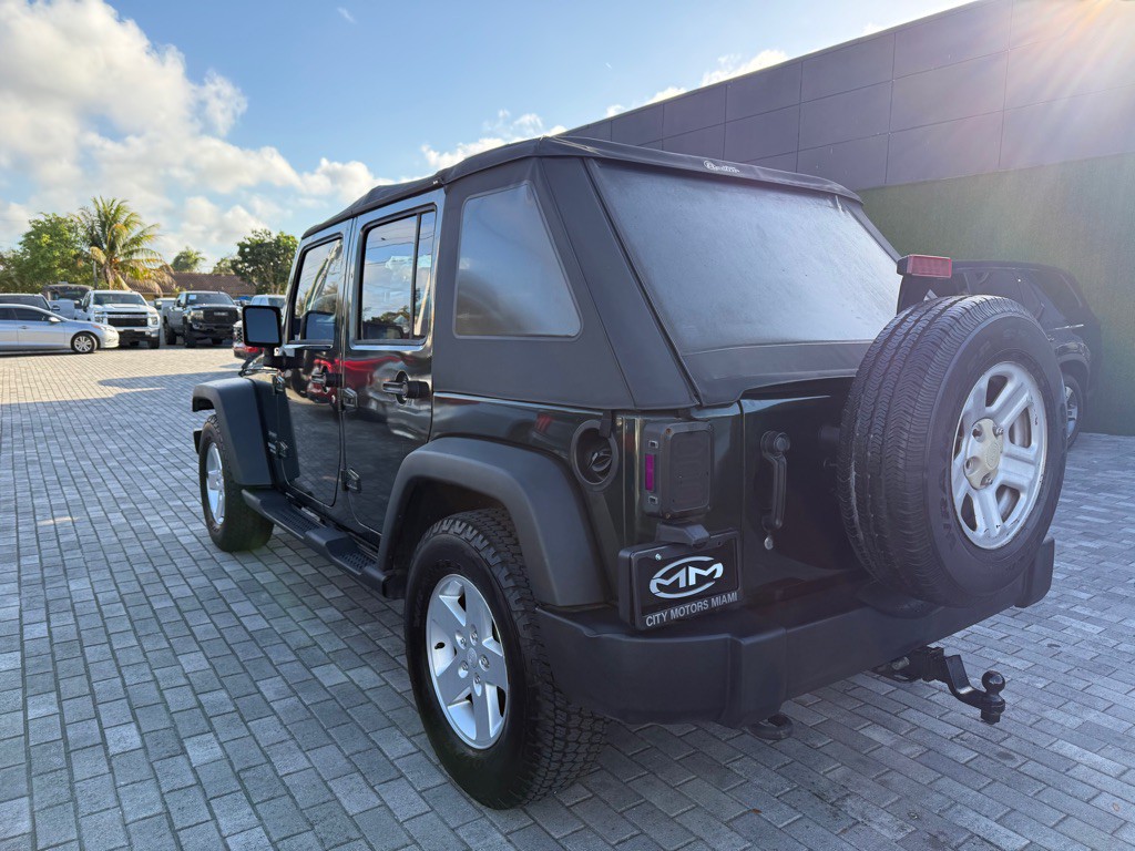 2010 Jeep Wrangler Unlimited Image 6