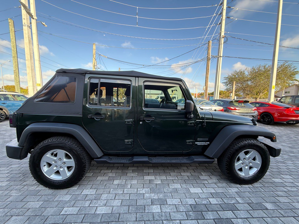 2010 Jeep Wrangler Unlimited Image 10