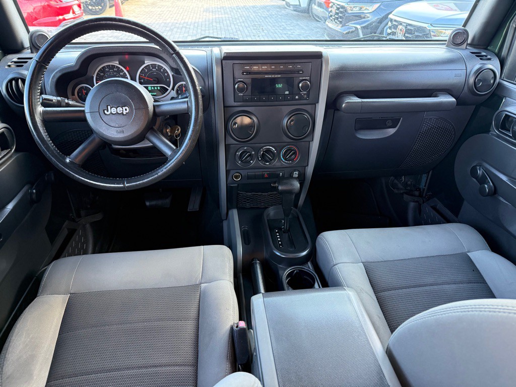 2010 Jeep Wrangler Unlimited Image 11