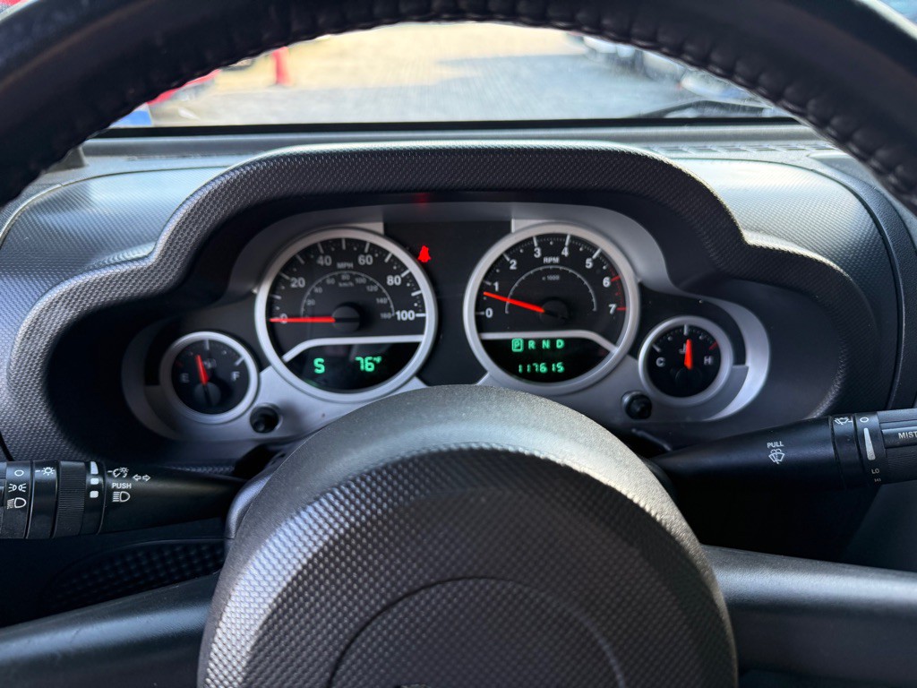 2010 Jeep Wrangler Unlimited Image 17