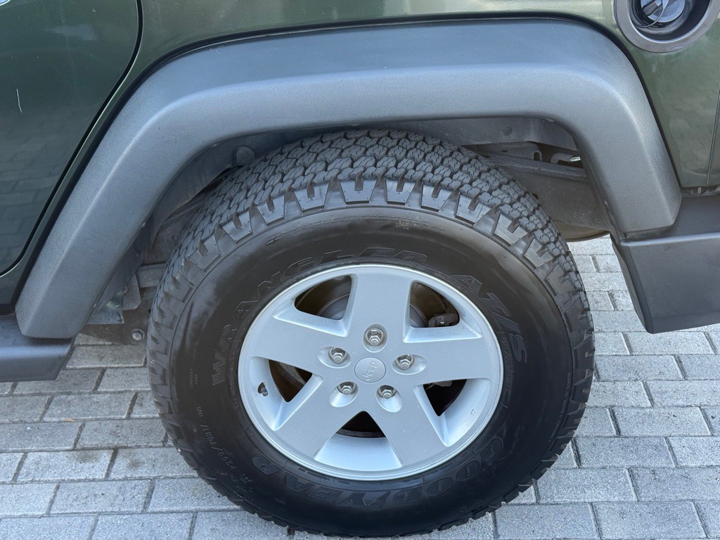 2010 Jeep Wrangler Unlimited Image 37