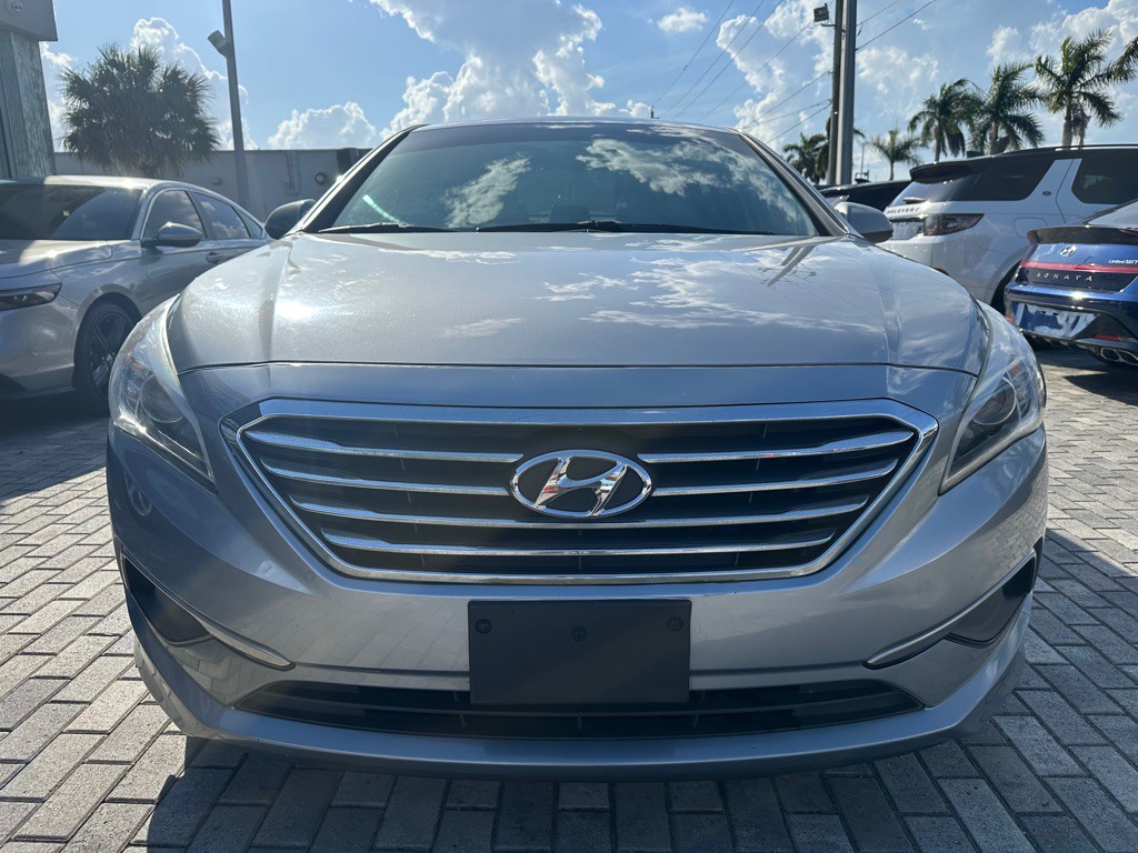 2017 Hyundai Sonata Image 2
