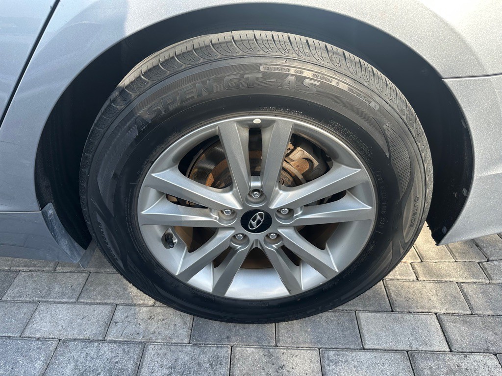 2017 Hyundai Sonata Image 24