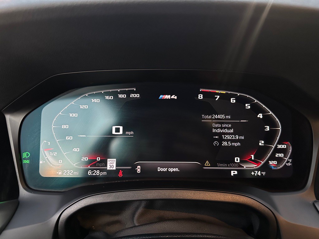 2023 BMW M4 Image 25