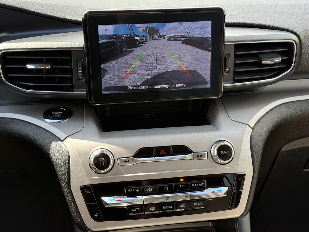 2023 Ford Explorer Image 16