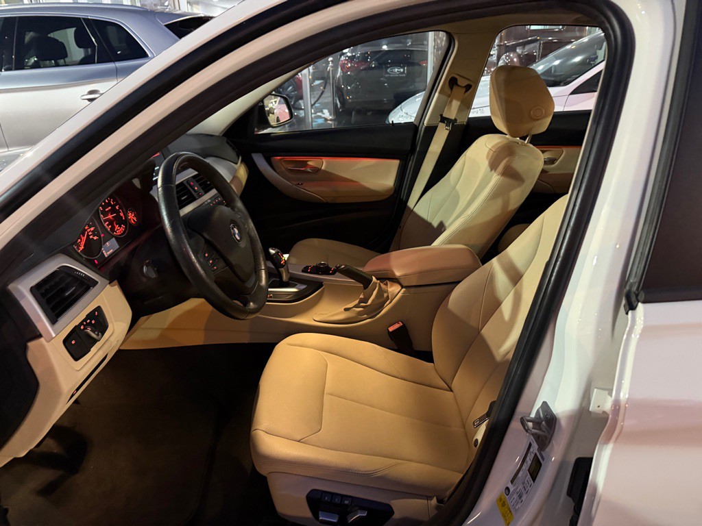 2018 BMW 3 Series Image 10