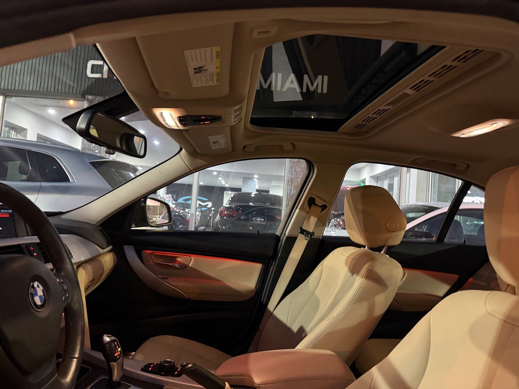 2018 BMW 3 Series Image 12