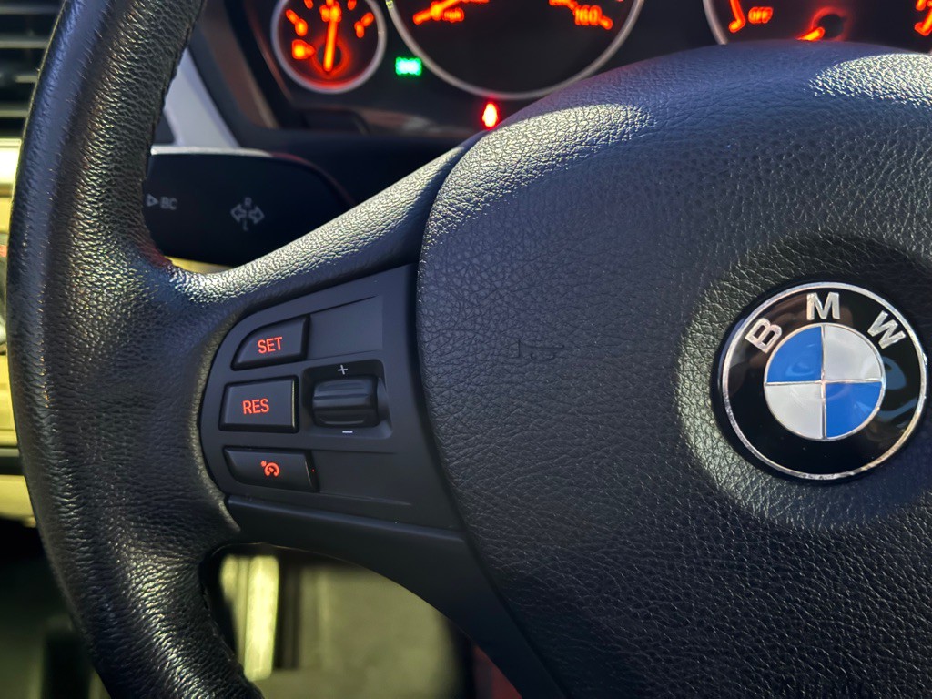 2018 BMW 3 Series Image 16