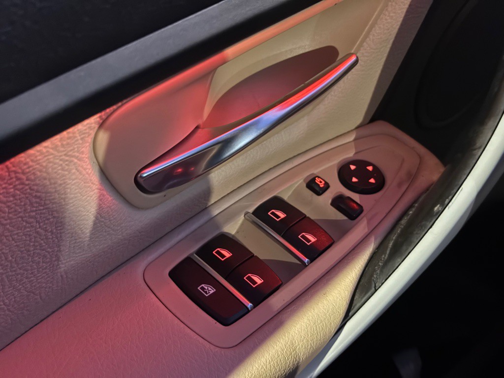 2018 BMW 3 Series Image 20