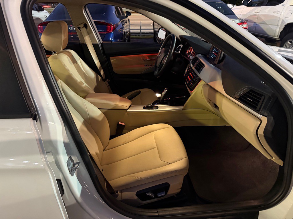 2018 BMW 3 Series Image 27