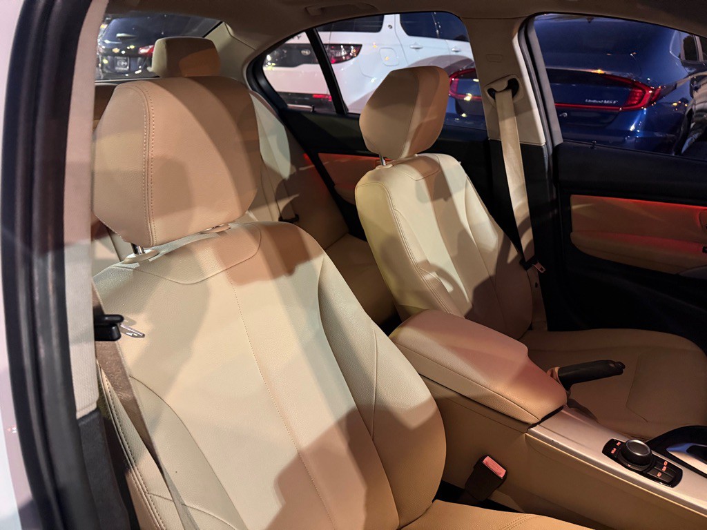 2018 BMW 3 Series Image 28