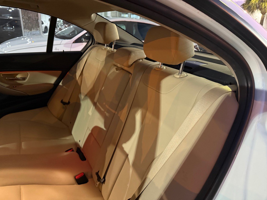 2018 BMW 3 Series Image 29