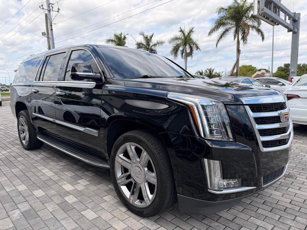 2018 Cadillac Escalade Image 1